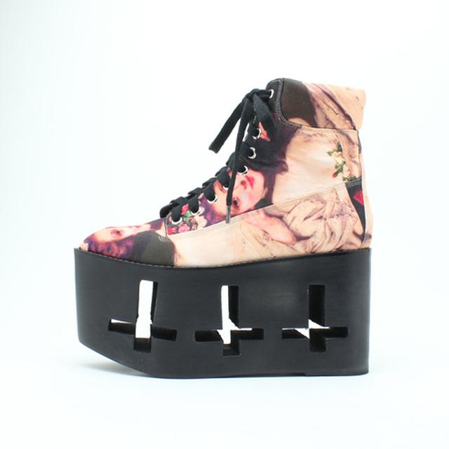画像: 3F JEFFREY CAMPBELL クロス型に抜かれたソールがインパクト抜群な厚底シューズ2型が登場。ラフォーレ原宿店先行販売。
