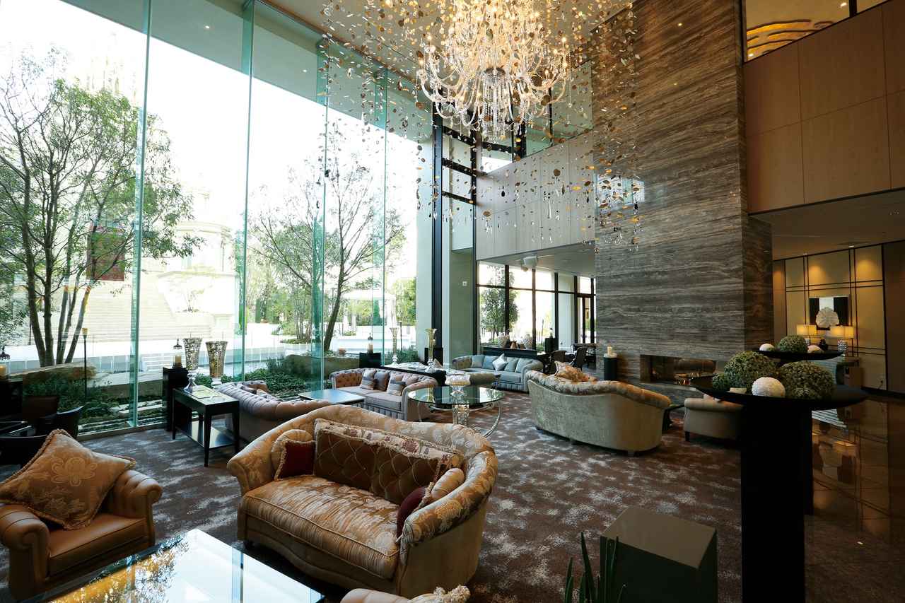 画像2: 1日2組限定！ロマンチックにライトアップされた大聖堂を臨む随一の特等席「ベストフォトジェニック プレミアムシート」