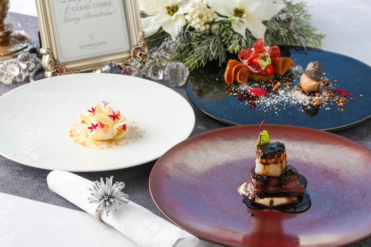 画像: 販売期間：2017年12月23日（土）～12月25日（月） 場所：1F/ 『グラマシースイート』 提供時間：ディナータイム ※2部制　17:00～/ 20:00～ 料金：13,000円 ※税金・サービス料別 メニュー内容： [ 食前酒 ]　　　モエ エ シャンドン ブリュット アンペリアル [ アミューズ ]　 聖夜 ひとときの口福 [オードブル]　 ブルターニュ産ブルーオマールとカリフラワーのコンポジション クリスマスローズ [ オードブル ]　馬鈴薯のデグリネゾン 地鶏の濃厚卵黄と共に [ 魚介料理 ]　 舌平目のボンファム グリーンリゾットを添えて [ 肉料理 ] 　牛フィレとフォアグラのロッシーニ トリュフ薫るホワイトクリスマス [ デザート ] 　ピスタチオと苺 デミタスコーヒーのグラス