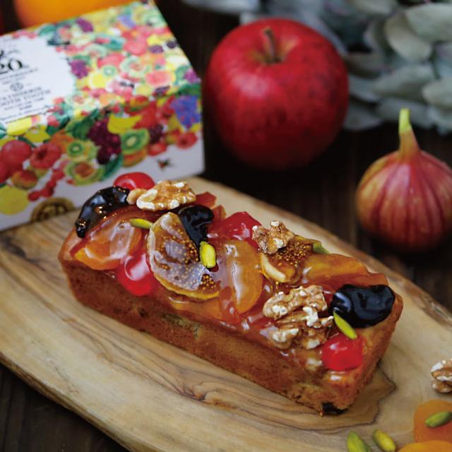 画像: 20th Anniversary ~FRUITIER-フリュティエ-~ いちじく、オレンジ、りんご、クランベリー、ゆず、チェリーなどのドライフルーツとナッツ、あわせて11種類の食材を使い、しっとり生地にラム酒を効かせました。 本体価格¥2,000(税込¥2,160) 特定原材料 乳・卵・小麦を含みます。(お酒を使用しています。) PATISSERIE TOOTHTOOTH本店、そごう神戸店、三宮店、シーサイドカフェ、オンラインショップにて数量限定販売。