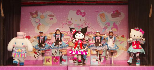 画像: ライブショー「お・も・て・な・し」のキティカフェ(休園日を除く毎日上演)