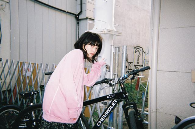 画像: 岸井ゆきの 1992年2月11日生まれ。神奈川県出身。AB型。現在、劇団☆新感線「髑髏城の七人~season風~」が上演中(9/15~11/3@IHIステージアラウンド東京)。映画「おじいちゃん、死んじゃったって。」(11/4公開)で映画初主演。ドラマ「99.9-刑事専門弁護士-SEASON Ⅱ」(TBS系)は'18年1月スタート。