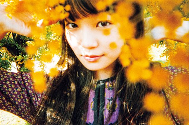 画像: 佐藤玲 1992年7月10日生まれ。東京都出身。A型。演出家・蜷川幸雄の舞台でデビュー。出演作は「少女」('16年)、ドラマ「架空OL日記」(テレビ東京系)など。ドラマ「今からあなたを脅迫します」(10/15~ 日本テレビ系)、主演を務める映画「高崎グラフィティ。」('18年春公開)など出演作が多数控える。