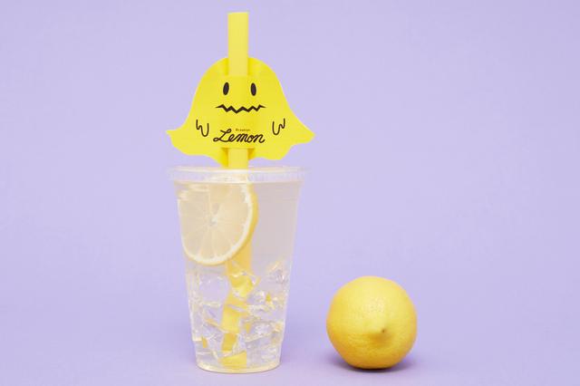 画像: 商品名 :ブルックリンレモネード 価格 :330円(税込) 商品特徴:自家製レモンシロップがたっぷり入った、さわやかなおいしさ。 ハロウィン限定のタグ付き!タグは2種類からお選びいただけます。