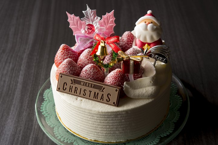 画像1: 苺を丸ごと贅沢にサンドしたクリスマスケーキが今年も登場！