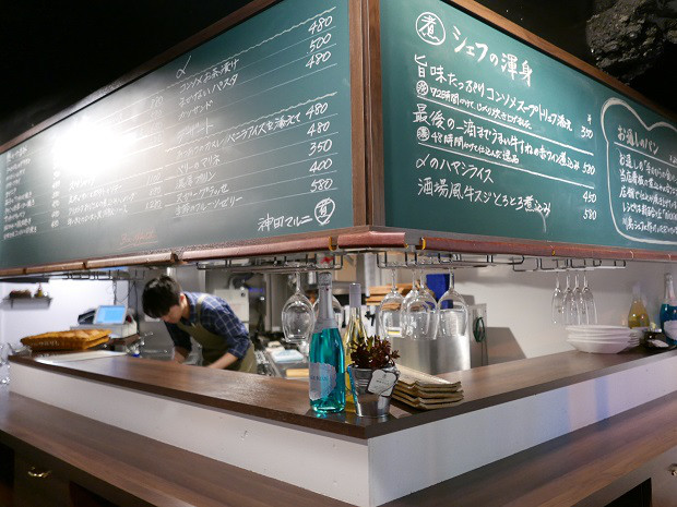 画像2: 【1日30食限定】まるでクリームシチュー!?神田マルニから『白いハヤシライス』が登場!