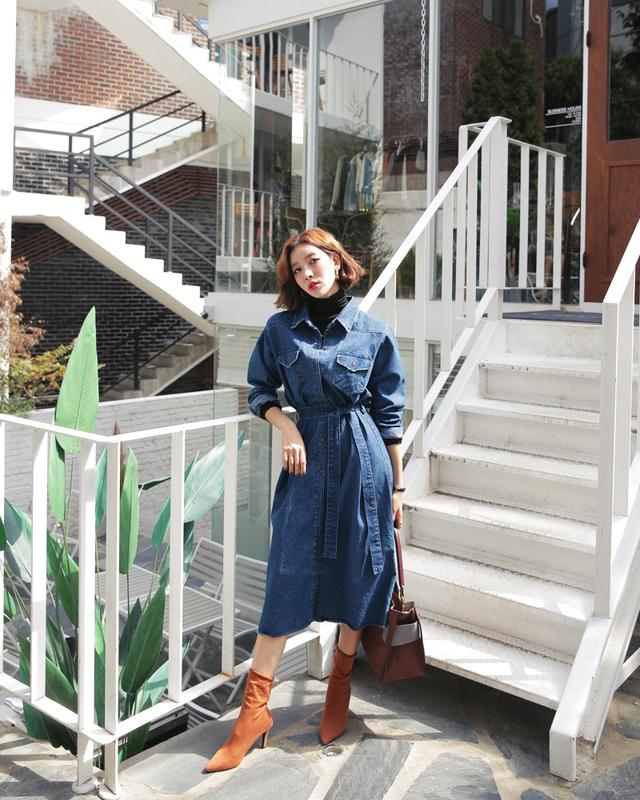画像: <LADIES+>『ストラップSET ロングデニムシャツワンピース』¥6,242 (税込) www.dholic.co.jp
