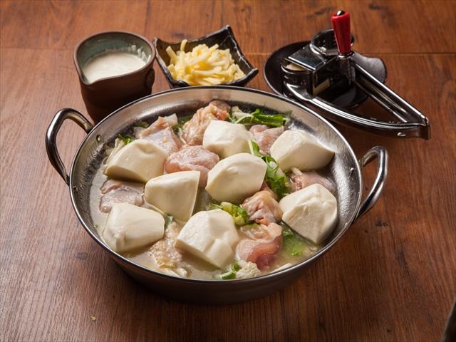 画像: チーズ出汁にモッツァレラ×シュレッドチーズ、粉チーズとチーズづくし 『チーズ×チーズ×チーズ トリプルチーズ鍋』 2,190円