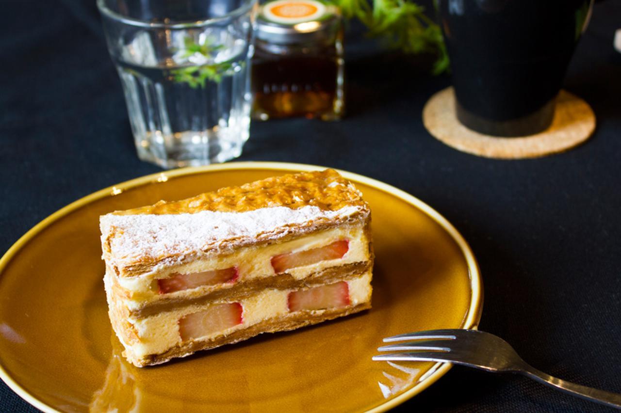 画像: 「ストロベリーミルフィーユ」 さくさくのパイに、濃厚なカスタードクリームは相性抜群です。 苺の甘みとすっきりとした酸味を最大限に活かした自信のケーキです。