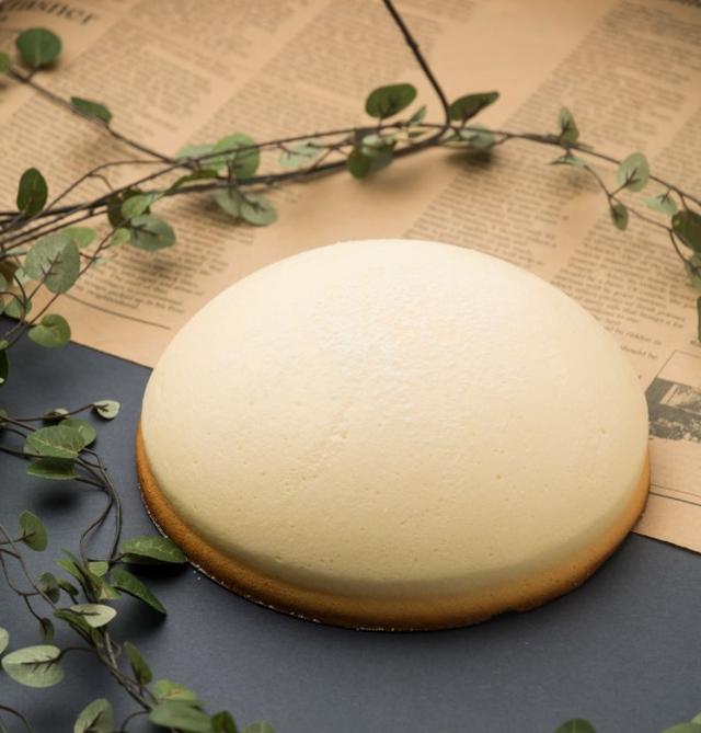 画像1: 新触感の魅惑のチーズケーキ「ミニョン」 「ミニョン」1,500円(税別)