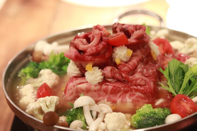 画像: ②黒毛和牛フォトジェ肉ケーキ鍋