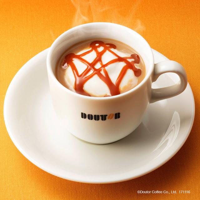 画像: 北海道産の生クリームを使用したキャラメルベースに、コーヒーとミルクを合わせた期間限定ドリンクです。 ホイップクリームの上には、北海道産の練乳と北海道産生乳で作ったバターを使用したオリジナルのキャラメルソースをトッピング。 キャラメルのミルキーなコクと甘みの中に、しっかりとコーヒーを感じられる一杯です。