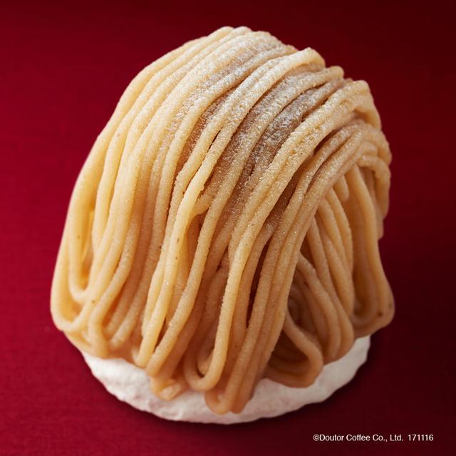 画像: アーモンドプードル入りの香ばしくサクサクした食感のメレンゲを土台に使用し、和栗のモンブラン餡でミルキーな甘さ控えめのホイップクリームを包みました。 和栗ならではの風味豊かでやさしい甘さを楽しめるモンブランです。