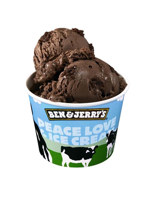 画像: プレーンスコーン×チョコレートファッジブラウニー (チョコレートアイスクリームのなかに、おいしいブラウニーがゴロゴロ!チョコレート好きにおすすめ。)