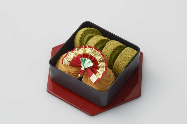 画像: 案納芋タルトと抹茶ロール 濃厚な甘みがたまらない、希少な案納芋を使ったタルト。 香りたつ抹茶の風味が楽しめる、しっとりダックワーズ記事の抹茶ロールをそえました。