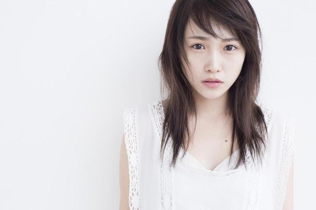 画像: 【川栄李奈】(かわえいりな) 1995年2月12日 神奈川県生まれ 2015年にAKB48を卒業後は、女優として映画やドラマで活躍中。 代表作:NHK系連続テレビ小説「とと姉ちゃん」森田富江役、 映画「デスノート Light up the NEW world」蒼井さくら役、映画「亜人」下村泉役、など