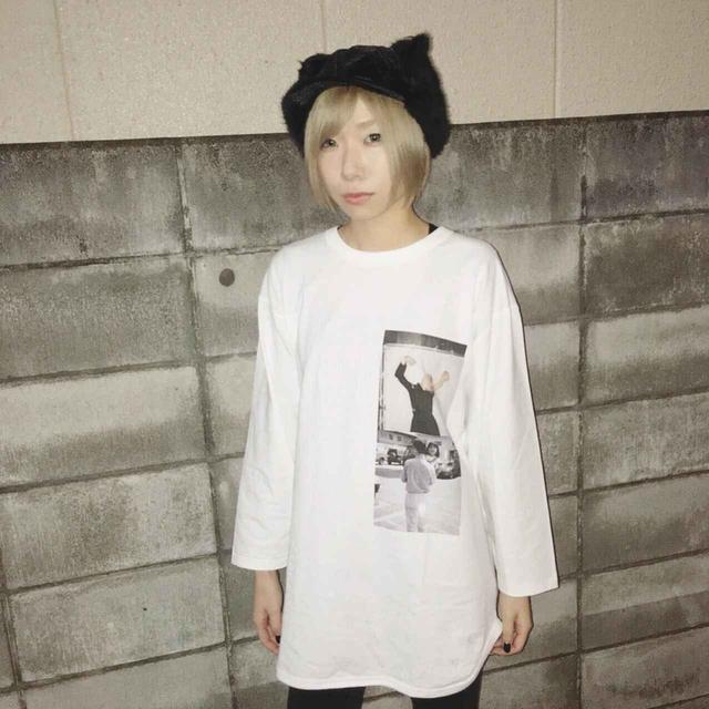 画像1: 「Maison book girl」のメンバーが自らデザインをつとめたオリジナルTシャツ、ヴィレヴァンオンラインより予約開始