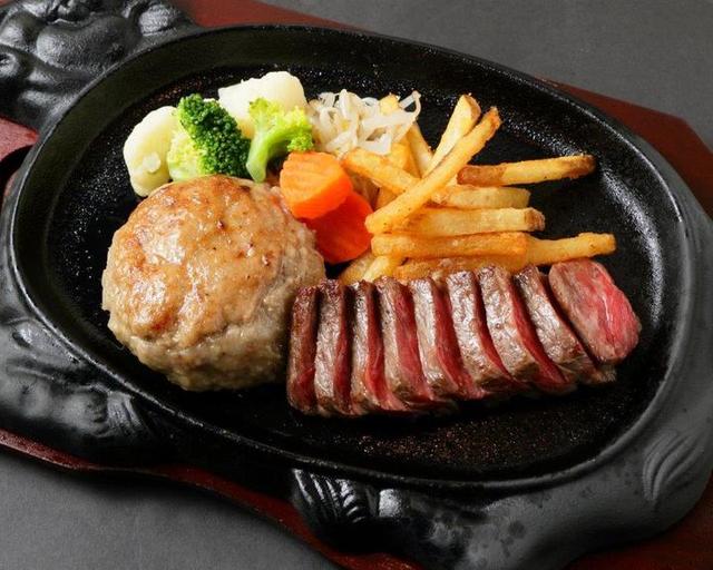 画像: 「黒毛和牛100%飲めるハンバーグとA5ランクのモモステーキのコンボ」ランチ/2,740円(税込)、ディナー/3,430円(税抜) 名物「黒毛和牛100%飲めるハンバーグ」と「A5ランク赤身ステーキ」の両方が集結した贅沢な一皿。ハンバーグは180g、ステーキは100gあるのでボリューム満点です。