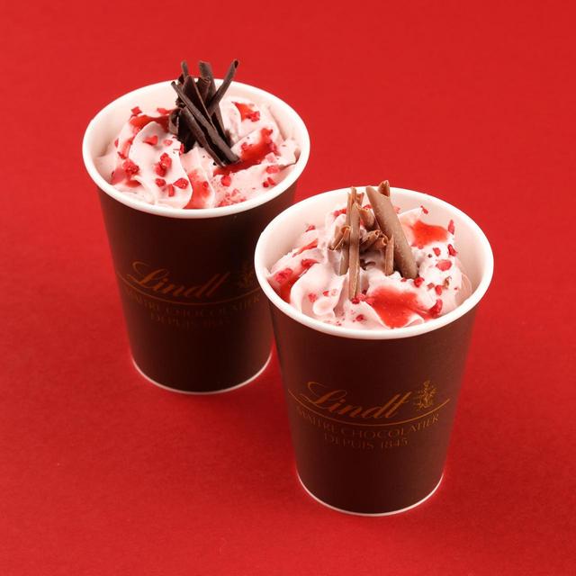 画像: 今年のバレンタインドリンクは愛らしいピンク色で ストロベリー風味の濃厚ホットチョコレートで決まり!
