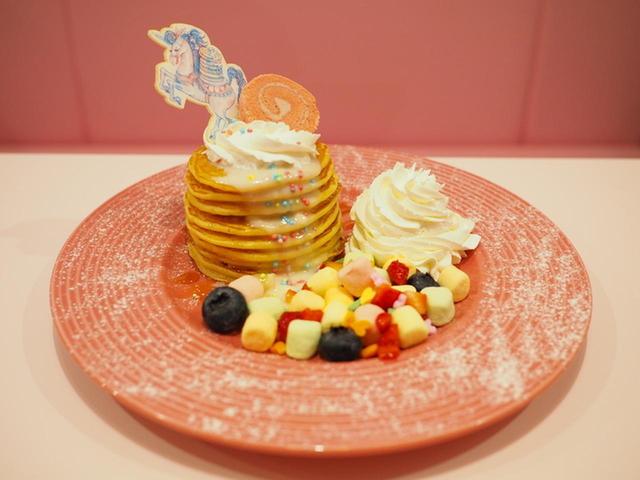 画像: ユニータのゆめかわパンケーキ 1,200円(税抜)