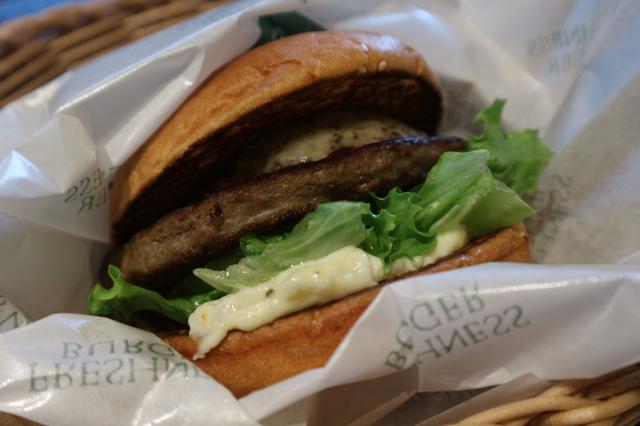 画像1: 香り高い贅沢バーガー登場!