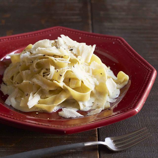 画像: 5 種類のチーズを使った〆パスタ