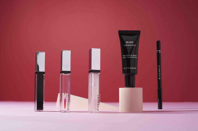 画像: 注目アイテムは『GIVENCHY』のフルサイズコスメ!