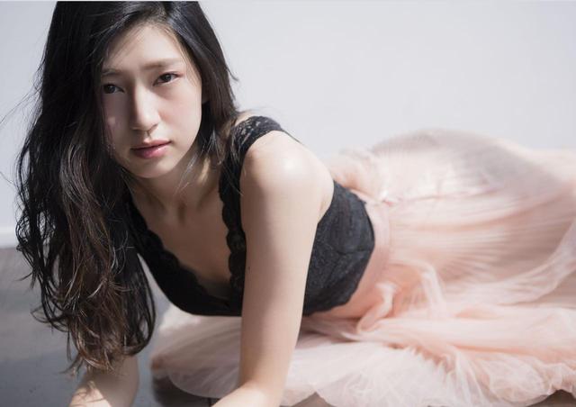 画像4: 【デジタル原色美女図鑑】
第1回ミス美しい20代コンテストグランプリ 是永瞳のグラビアを電子書籍で配信!