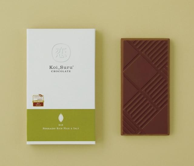 画像: ■北海道贅沢ミルクチョコレートと塩 白い恋人ブラックのミルクチョコレートをベースに、北海道サロマ湖水100%の塩を練りこみました。粒を感じるあら塩がチョコレートの甘みを引き立てます。 【アメリカ&アジア太平洋大会 金賞】