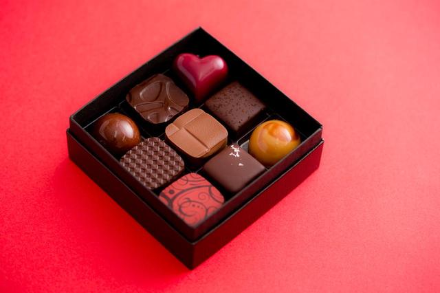 画像: Bon Bon Chocolat Assortiment 9P(ボンボンショコラ 9個入り) ¥2,200