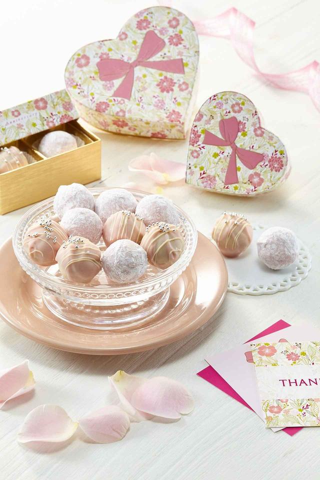画像: ストロベリーとローズシャンパンの“香り”を楽しむトリュフ