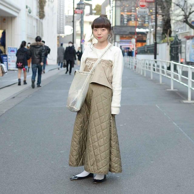 画像1: 定番のチノ素材を自分らしくスタイリングして、個性をプラス