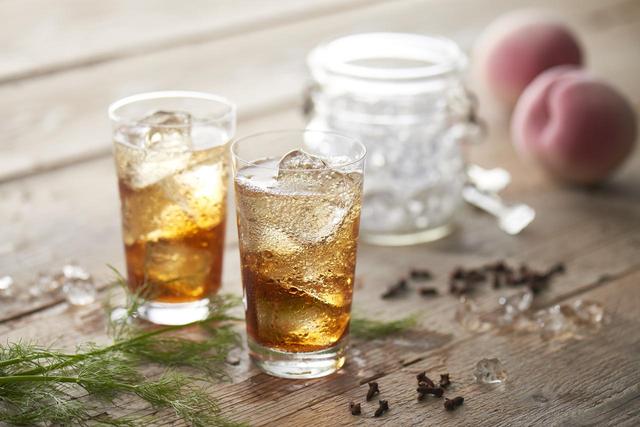 画像5: "女性のための恋するお酒" 養命酒製造×カレルチャペック紅茶店 コラボの新商品「桃の紅茶酒」
