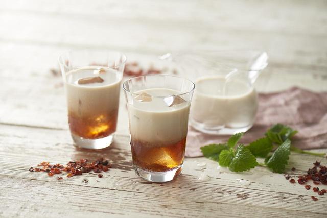 画像6: "女性のための恋するお酒" 養命酒製造×カレルチャペック紅茶店 コラボの新商品「桃の紅茶酒」