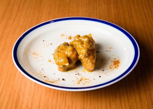 画像: ◆鳥ピクルス カイエンヌペッパーやターメリックなど、数種類のスパイスでマリネした鶏モモ肉を バルサミコ酢で煮込んだスパイシーなピクルス。