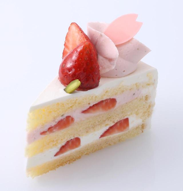 画像: ■商 品 名 : さくらのショートケーキ ■価 格 : 本体価格 580円(税込 627円) ■商品特徴 : さくら餡を使った香り豊かなクリーム、北海道産生クリームを2種類ブレンドしたクリームに甘酸っぱい苺をサンドした春限定ショートケーキ。 ■販売期間 : 3月4日(日)〜4月15日(日)