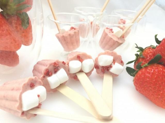 画像: いちごフェア限定の「SOCOLA スティックチョコレート」(3本入り864円)