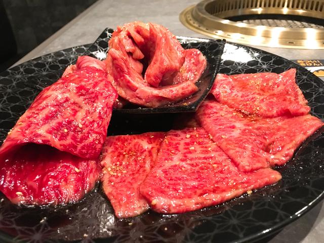 画像: こちらはタレ4種。シズル感満載です!