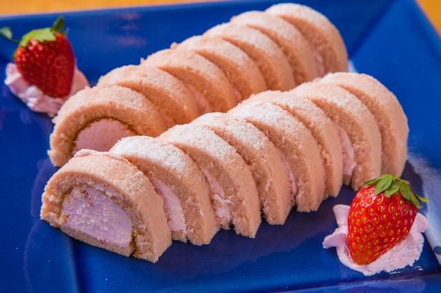 画像: いちごのロールケーキ