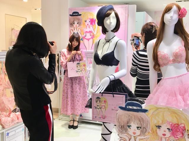 画像2: パルファージュのための描き下ろしイラストも!