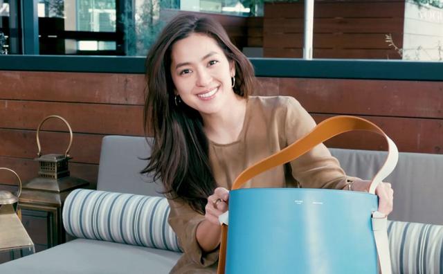 画像: 中村アンのバッグの中身は？　多忙な彼女がヘルシーボディを維持する秘訣。｜In The Bag