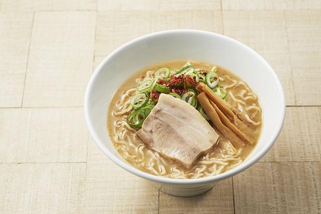 画像: ・札幌市『麺処まるは BEYOND』味噌中華そば 930円/1杯 ※第1週のみ こってりの札幌味噌をベースに煮干しやスパイスをブレンドした濃厚なスープと特製のちぢれ麺の相性が抜群です。