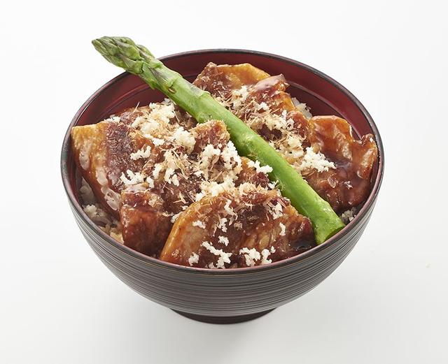 画像: ・十勝清水町『ドライブインいとう清水本店』春の彩り豚丼 1,398円/1杯 各日限定70杯 小田急限定 ※第1週のみ 秘伝のタレにたっぷり絡めた柔らかくてジューシーな豚肉に、十勝産チーズと旬のアスパラガスをトッピングした春らしい一品です。
