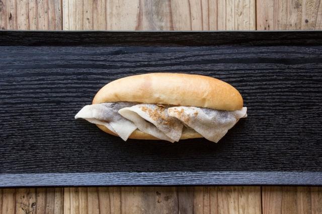画像: <ハッピーバンズ>(京都/七条) 味も見た目も楽しいユニークなコッペパン専門店。 ラーメン(1個)税込380円 ・ヤツハシ(1個)税込280円 ※各日限定数100 ■販売期間:4月25日(水)~27日(金)