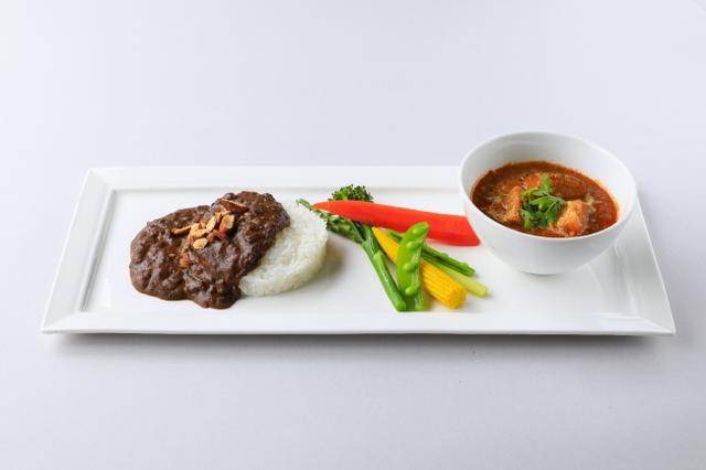 画像: 『nakatoダブルカレー 「野菜カレー」と「ドライカレー」』 (平日)スープ/フォカッチャ/ドリンク付 1,200円(税込) (土日祝)サラダ/スープ/フォカッチャ/ドリンク付 2,000円(税込)