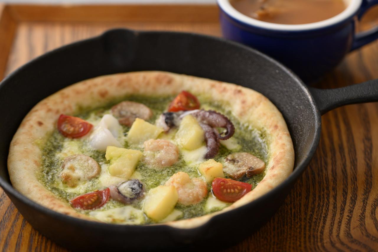 画像: 魚介のジェノベーゼ　1,380円(税込)