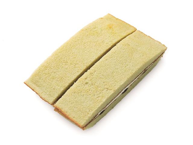 画像: VL抹茶サンドケーキ 2個入 本体価格100円(税込108円) 生地から香る抹茶の風味と粒あん・ホイップクリームの組み合わせが和スイーツのような味わいのサンドケーキです。手軽にお召し上がりいただけるよう食べやすい形状になっています。