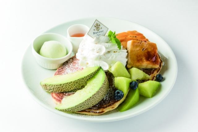 画像: ほこたメロンとクリームブリュレのパンケーキ~メロンソース&メロンシャーベット添え」¥1,598(Butter/2F)