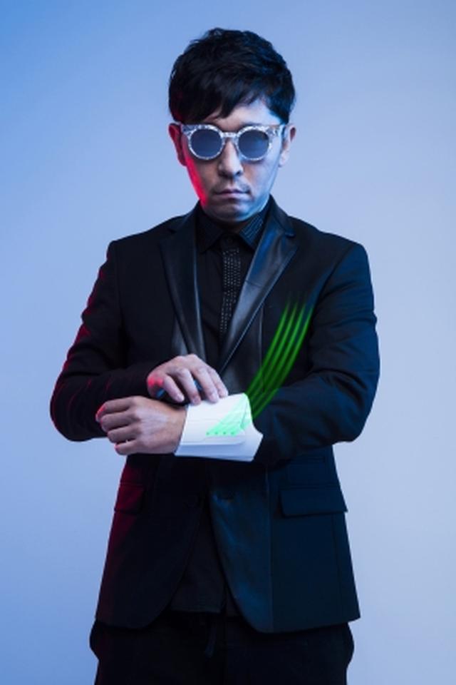 画像: ☆Taku Takahashi(m-flo, block.fm) 音楽家、DJ。1998 年にVERBALとm-flo を結成。個人では加藤ミリヤ、MINMI、NEWS など人気アーティストのプロデュースを行うほか、ドラマ・映画「信長協奏曲」やアニメ「Panty&Stocking with Garterbelt」、ゲーム「ロード オブ ヴァーミリオン III」等のサウンドトラックも監修するなど幅広い分野で活躍中。2011 年11月にblock.fm を立ち上げ、開局6年目を迎え新たな音楽ムーブメントの起点となっている。