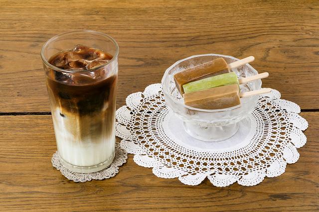 画像: はいから“贅沢”セット(贅沢カフェメニュー+“レトロアイスキャンディ”のセットメニュー) /650円(税込み)